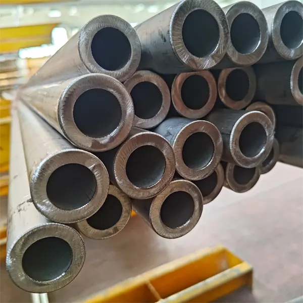 Tubi in acciaio inox senza saldatura